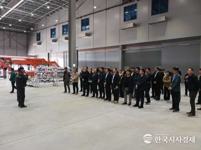 영천시 간부공무원, 하이테크파크지구 미래산업 현장 견학