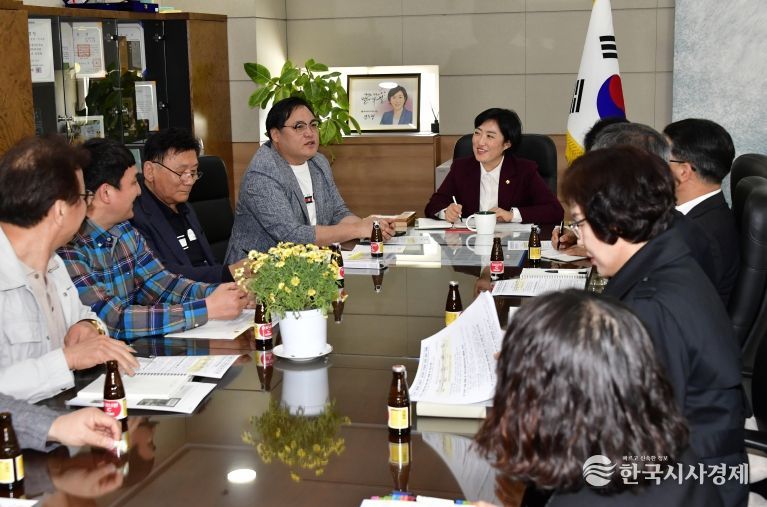 간담회 사진