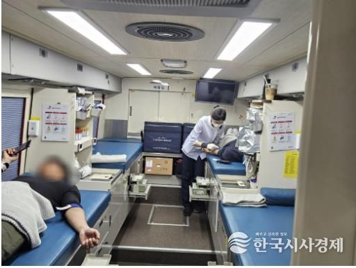생명나눔 사랑의 헌혈차 내부 모습