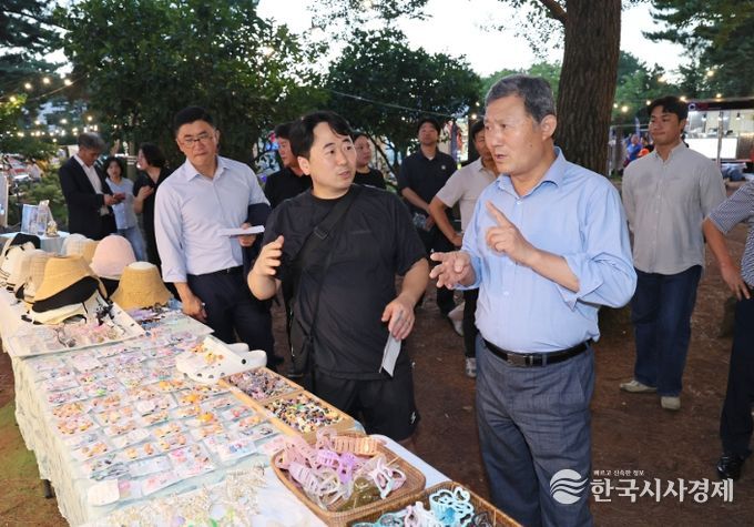 ‘왕왕작작 골목상권 세일 페스타’ 현장 방문한 김완근 제주시장