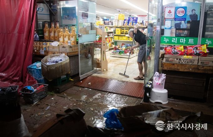 군산시, 전 공무원 휴일 반납하고 수해 복구 전력