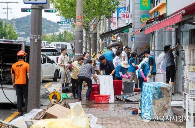 강임준 군산시장, “폭우피해 신속 복구·방역 철저” 당부