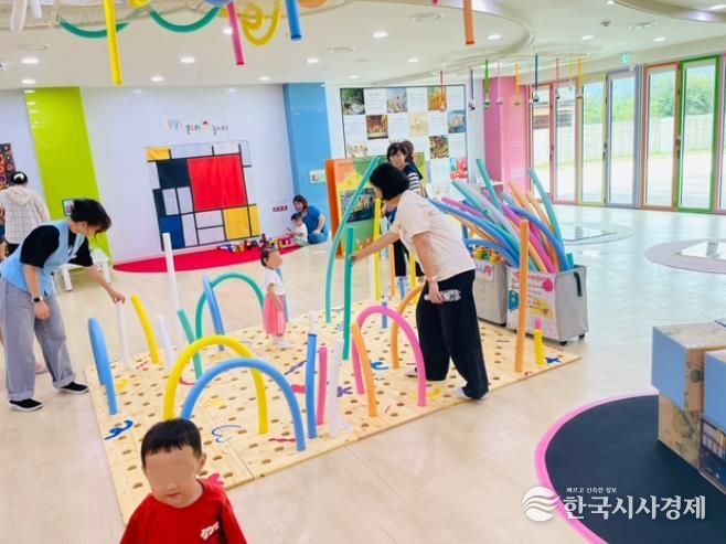 유아교육진흥원, ‘그림 속으로’ 놀이기획전 운영