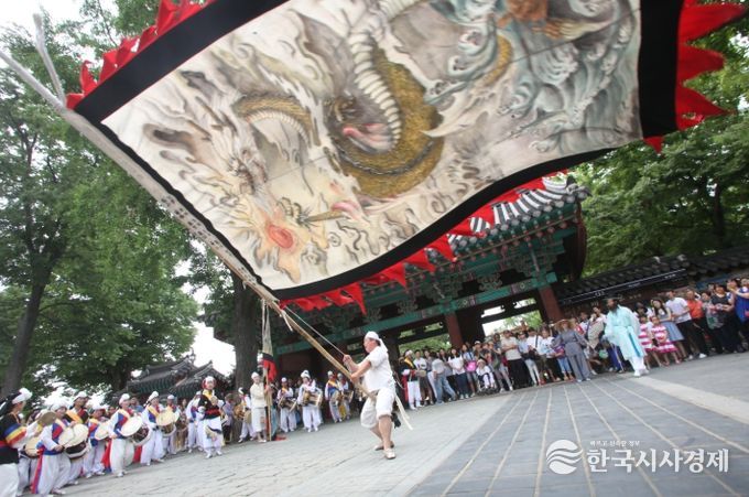 전통예술과 글로벌 스포츠 축제의 결합으로, 전주 문화예술을 알리는 특별공연