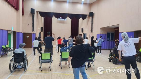 김해시서부장애인종합복지관 찾아가는 학습드림(Dream) “함께춤바” 프로그램 개강