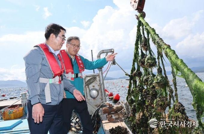 장금용 창원특례시장 권한대행, 구산면 홍합 양식장 방문