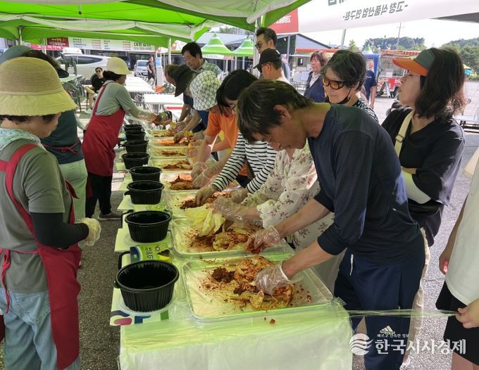 , ‘2025 멜론페스타’ 연계 김치 담그기 체험