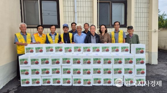 퇴직공무원 김건재 전 과장, 경로당 81개소에 김치 나눔