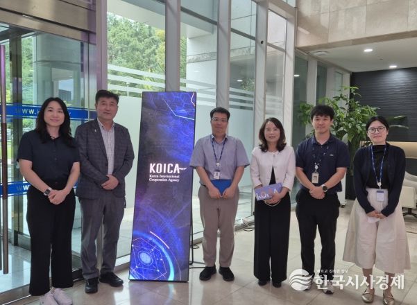 '만경강 수변도시'라는 공간을 내세워 유치활동