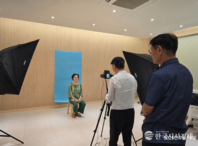 김해대학교와 재능기부로 어르신의 특별한 하루 기록