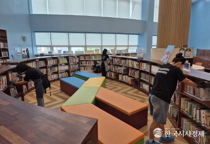 서산교육지원청, 서산서남초 도서관 및 학습자료실 정리 지원