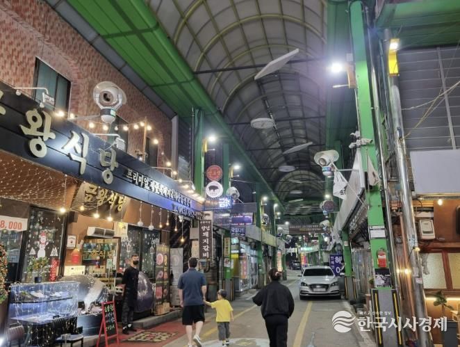 음성군, 무극시장 아케이드 경관조명 교체 사업 완료