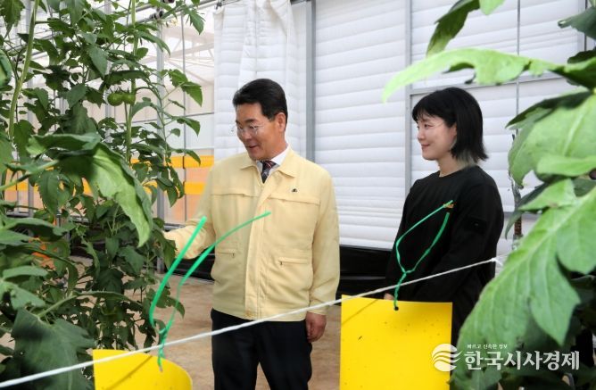 청년 농업인 스마트팜 하우스 방문