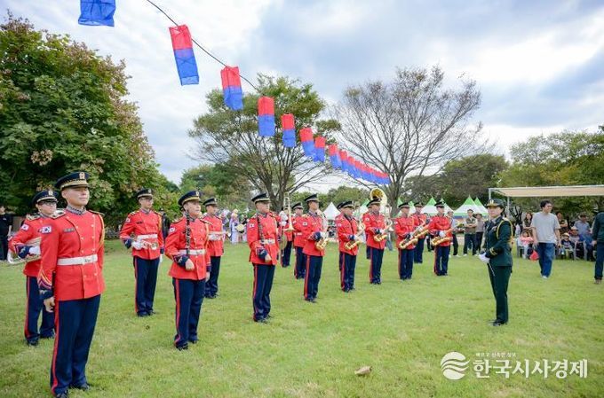 낙안군수를 환영하는 군악대 모습