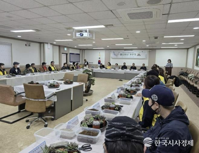 포천시 소흘읍지역사회보장협의체, 결연 어르신과 함께하는 ‘마음화분 가꾸기’ 사업 추진