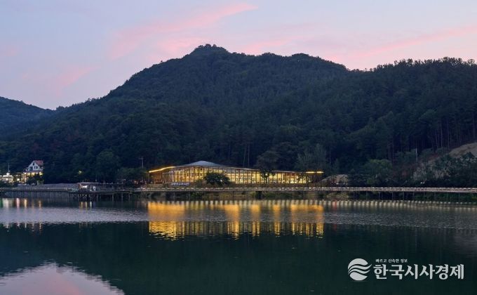 아중호수도서관, 대한민국 도시재생·친환경 건축 모범사례 ‘우뚝’