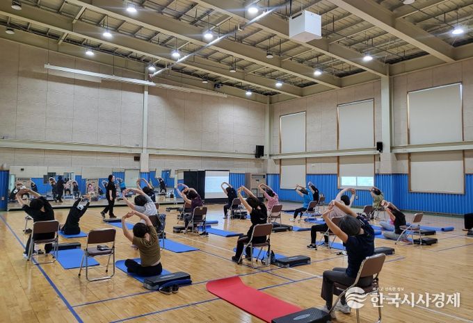 청주시, 농작업 안전조례 제정으로 농업인 재해예방 강화.(여성농업인 근골격계질환 예방 지원교육)