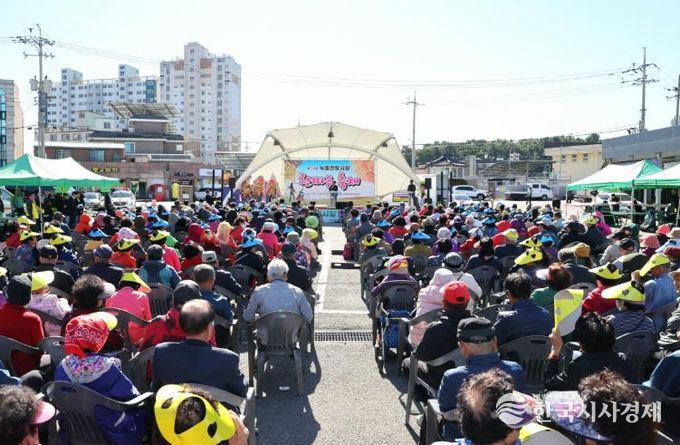 고흥군, 웃음꽃 활짝! 제13회 녹동전통시장 한마음 축제 ‘대성황’ (1) - 공영민 고흥군수 격려사