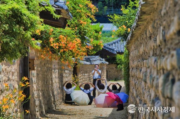 달성군 전국 사진공모전 수상작 사진 1(일반사진 부문 대상 '노치원 나들이')