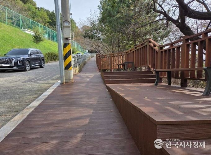 공중 목재데크길 조성완료