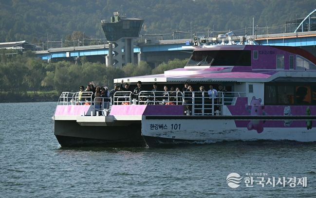 한강버스 운항 재개 첫 날