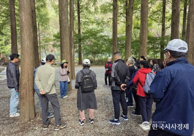 장태산자연휴양림에서 진행된 ‘마음, 함께 숲을 걷다