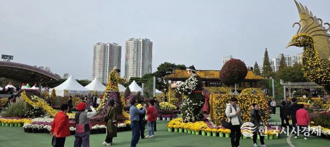 익산 천만송이 국화축제, 연장 전시까지 큰 호응