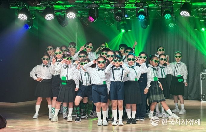 용인특례시는 지난 8일 용인상상의숲 공연놀이터에서 드림스타트 아동들이 뮤지컬 ‘2025 드림플라이' 공연을 했다고 밝혔다