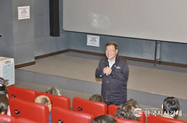 산청군, 장애인 평생학습도시 참여자 영화관람 실시