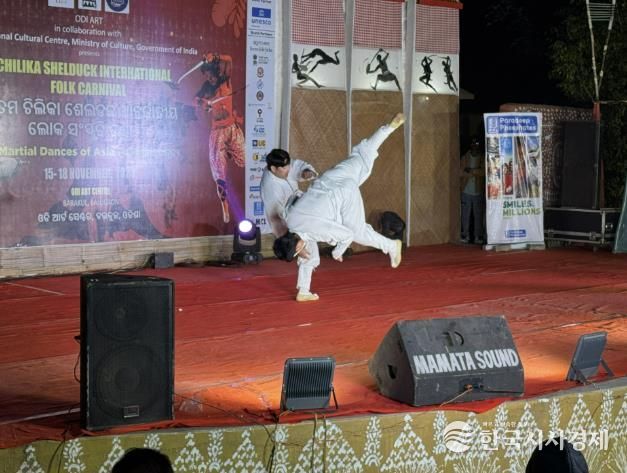 충주시립택견단, 아시아에 울려퍼지는 이크! 에크!