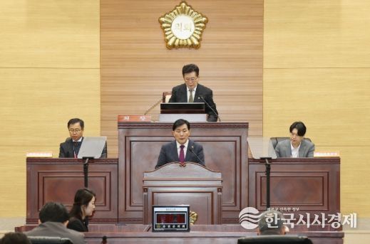 옹진군, 2026년도 예산안 제출…“섬을 넘어 바다의 가능성으로 도약”