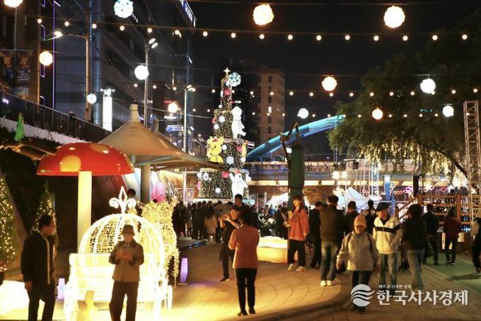 지난해 2024 관악별빛산책이 개최된 별빛내린천 전경