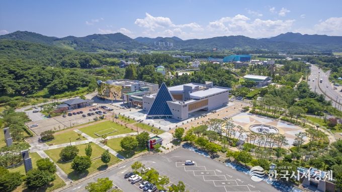 마한부터 보석까지…익산시 박물관 우수 인증(보석박물관)