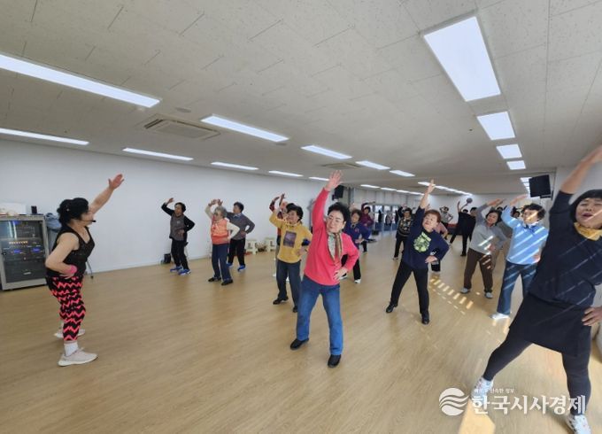 지역 어르신을 위한 맞춤형 평생교육 ‘은빛사랑영월학교’ 종강