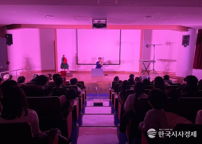 동두천꿈나무정보도서관, 크리스마스 매직 샌드아트 공연 성황리에 마쳐