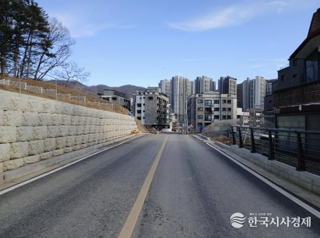 용인특례시 처인구가 모현읍 왕산2리 모산마을 일원에 소로를 개설했다.