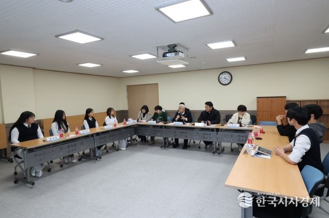 2025년 무주군 청소년 참여위원회 군수님과 함께하는 청소년 정책 간담회