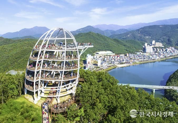 관광객으로 북적이는 단양