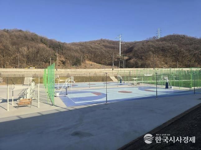 성남시 판교 대장저류지에 조성한 농구장