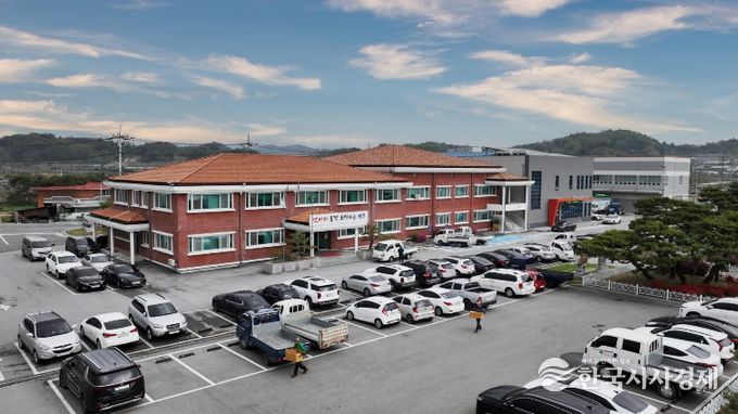 영주시는 오는 30일까지 풀사료·깔짚 구입비 지원 신청을 받는다(농업기술센터 전경)