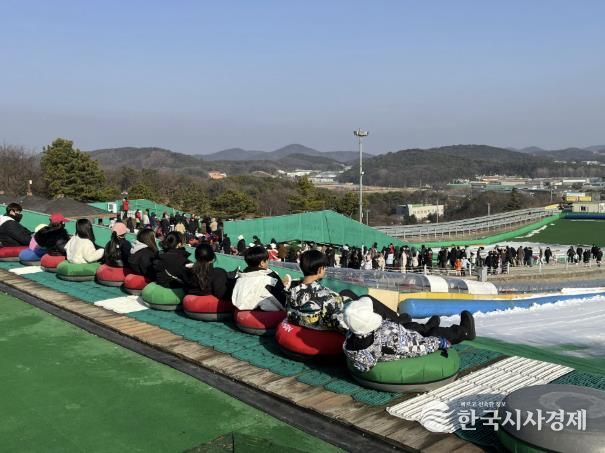 김포늘바라봄공유학교 겨울방학 ‘눈꽃썰매’ 가족체험 프로그램 운영 모습