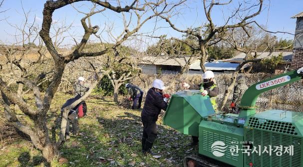 영암군, 7일부터 영농부산물 파쇄지원단 운영