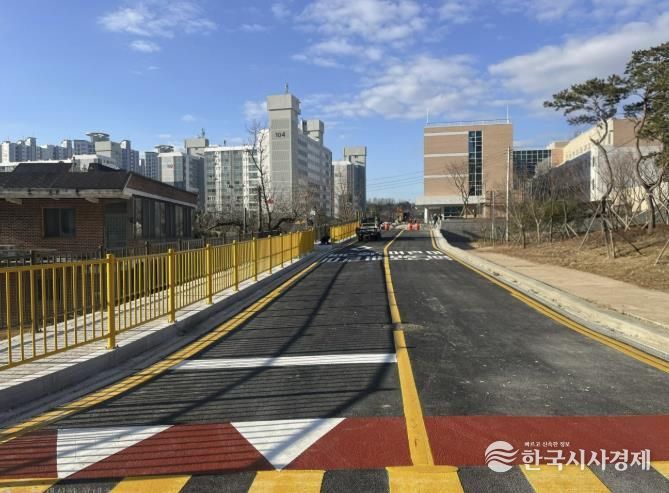 천우물초 앞 온양 소로 1-52호 개통된 사진