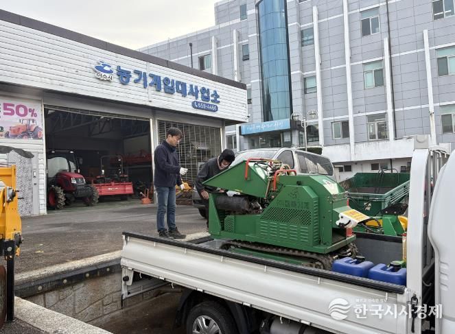 여수시가 영농부산물 소각 방지를 위해 올해부터 잔가기파쇄기를 연중 무상 임대한다.