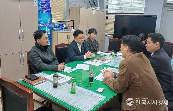 이응우 계룡시장은 25일 청양군 충남사회적경제혁신타운에서 열린 ‘충남 시장․군수협의회’에서 3軍 본부 핵심지역 지원 특별법 제정을 건의했다