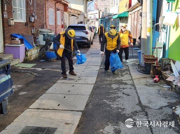 파주시 법원읍 실버경찰대, 새봄맞이 대청소 전개