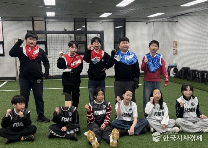 미니게임 후 단체 기념촬영