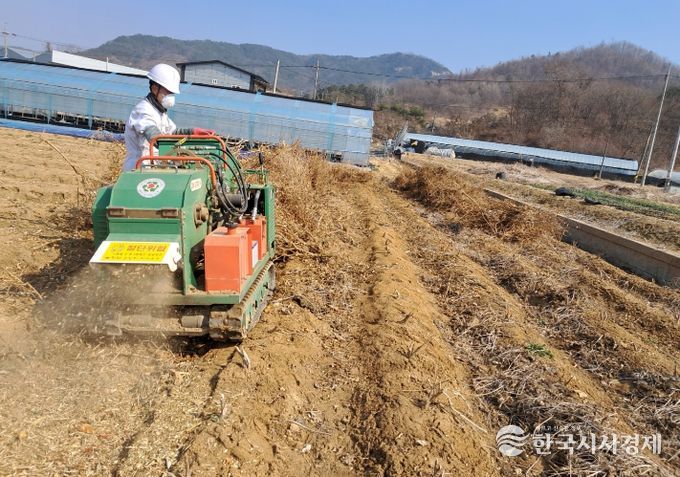 영농부산물 파쇄 모습