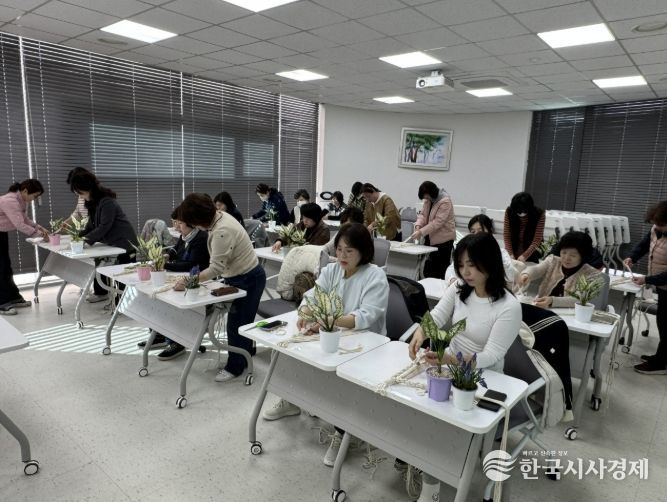 원예 프로그램 진행 사진