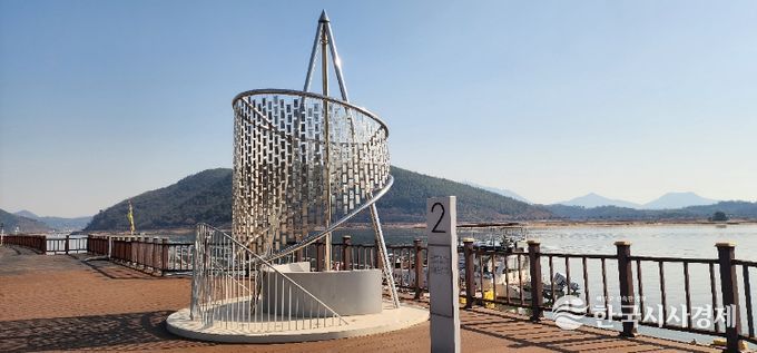 광양시, 망덕포구 ‘별빛나길’…봄철 문학 산책로로 주목